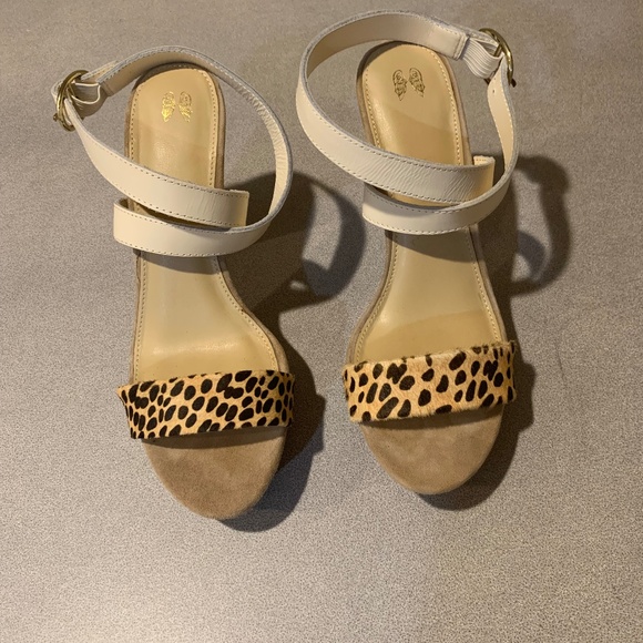 Victoria’s Secret Tan/Brown Print Platform Sandals sz 8.5 B - Picture 1 of 7